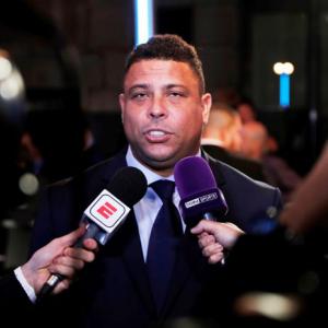 Ronaldo defends Neymar as English also accused of diving