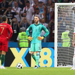 After flop show against Portugal, Spain's De Gea 'needs time, oxygen'