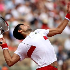 Misfiring Djokovic still searching for those golden shots