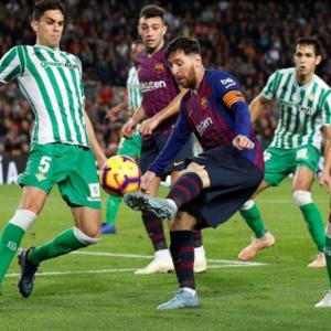 Messi returns but Barca beaten at home