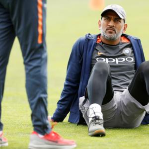 Is this the beginning of the end of Dhoni's career?