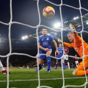 EPL: Leicester leave it late to salvage point