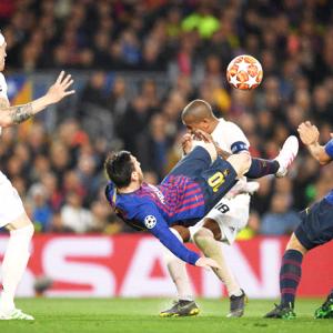 Messi scores first time in six years in CL quarters