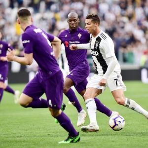 Ronaldo's Juve win eighth successive Serie A title
