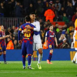 Barca, Real share spoils in rare goalless 'Clasico'