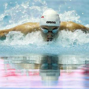 Hungarian teen smashes Phelps record