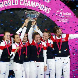Fabulous France down Australia for Fed Cup title