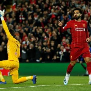 PIX: Liverpool win 7-goal thriller; Suarez rescues Barca