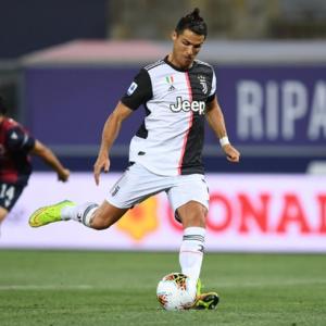 Ronaldo penalty sets up Juve win, lifts pressure
