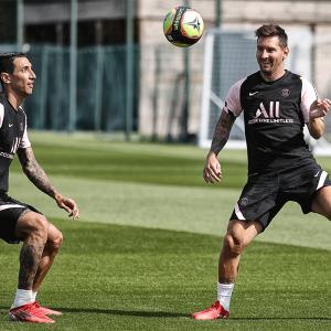 PICS: PSG's Messi trains with new club mates