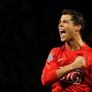 It's official! Ronaldo moves back to Manchester United