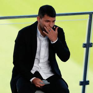 Barca striker Aguero retires due to heart ailment