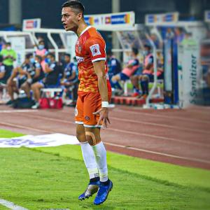 Indian football: Pandita rescues Goa; Real Kashmir win