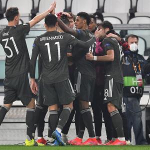 PIX: Man United, Tottenham enjoy big wins, Milan held