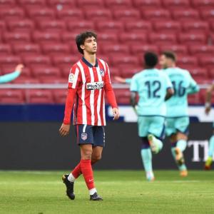 Europe soccer PICS: Atletico, Bayern stunned