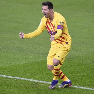 PIX: Messi shines in Barcelona win; Juve beat Milan