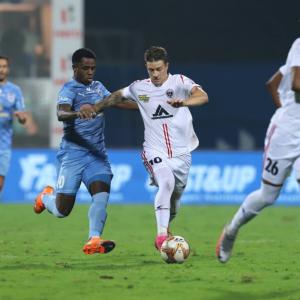 Indian football: NorthEast United stun Mumbai City