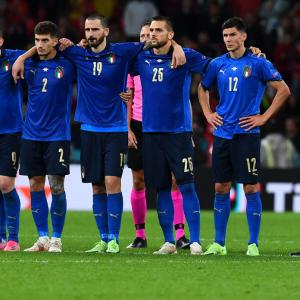 Euro: Italy show ability to suffer and entertain