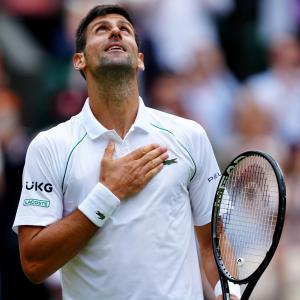 PIX: Djokovic storms into 10th Wimbledon semis