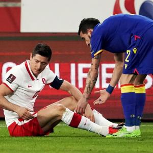 Soccer: Injured Lewandowski ruled out for four weeks