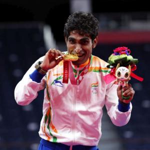 Paralympics: Bhagat in badminton final, Manoj loses
