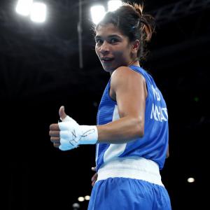 Zareen, Kamal India's flagbearers for CWG closing