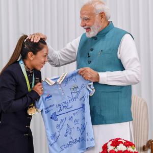 What CWG gold medallist Mirabai said after meeting PM