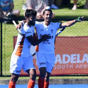 Australia rout India in 4th Test, seal hockey series
