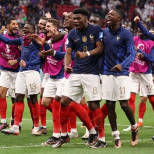 Giroud puts France within striking distance of WC trophy