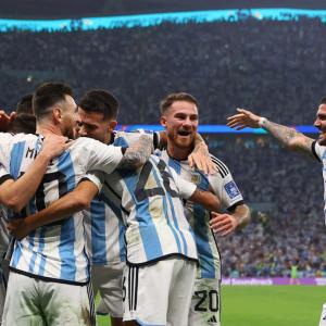 PIX: Argentina steamroll Croatia to enter WC final