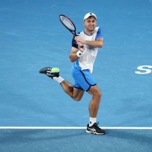 Karatsev outclasses Murray to take Sydney title