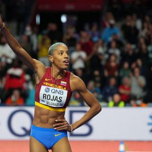 World Indoors: Rojas sets triple jump world record