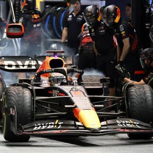 Verstappen blasts team after being asked to pit