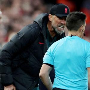 Mixed reactions to touchline behaviour of EPL managers