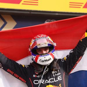 Verstappen continues winning streak in home Dutch GP