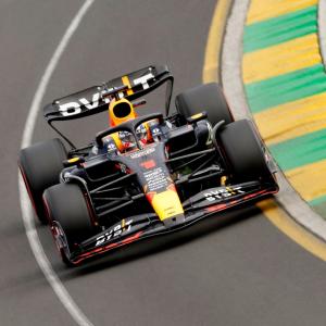 Australian GP: Verstappen takes pole; Perez skids out