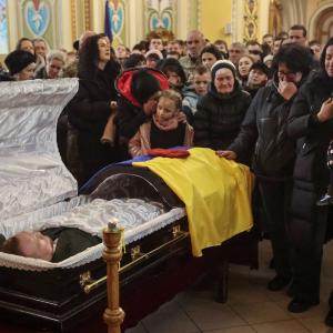 Hundreds mourn Merinov killed fighting Russian troops