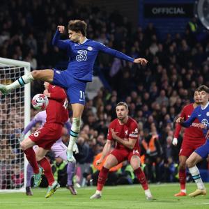 EPL PIX: Liverpool hold Chelsea; Villa win