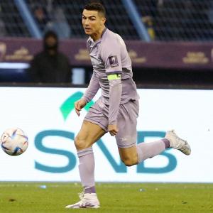 Ronaldo scores four goals to pass 500 in club career