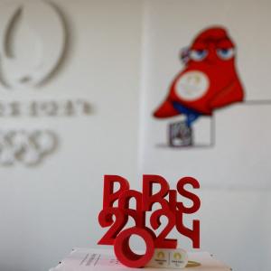IOC: Bow to demands to ban Russian or risk boycott