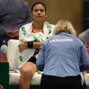 Injury scare for Emma; Venus ousted in marathon match