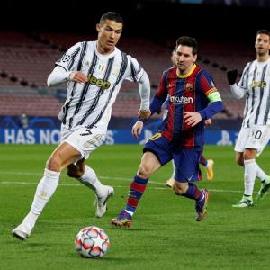 Bidding for Ronaldo-Messi prestige seat tops $2.6m