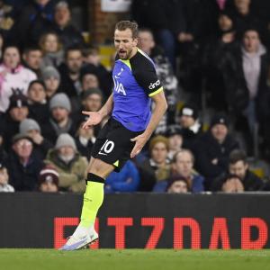 PIX: Kane equals scoring record as Spurs beat Fulham