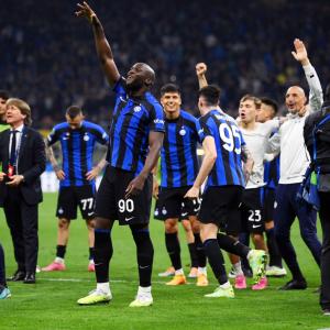 Inter down AC Milan to reach Champions League final