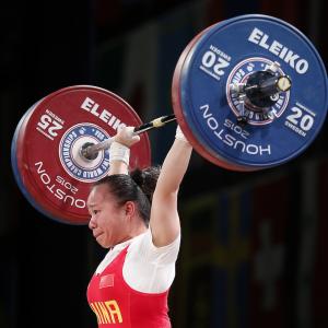Huihua betters Mirabai Chanu's World record