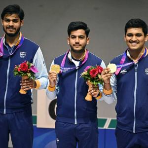 Asian Games: India shooters win gold with WR score!