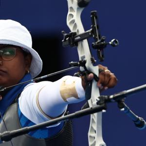Archery: Deepika advances to quarters; Bhajan ousted
