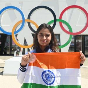 Manu 'honoured' to lead India at Games closing