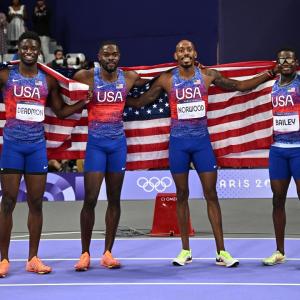 US hold off Botswana to win 4x400 relay in record time