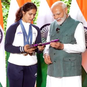 SEE: Manu Bhaker coaches Modi on pistol